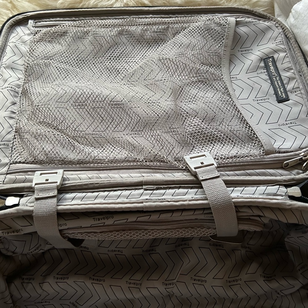 Travel Pro Luggage - Picture 8 of 10